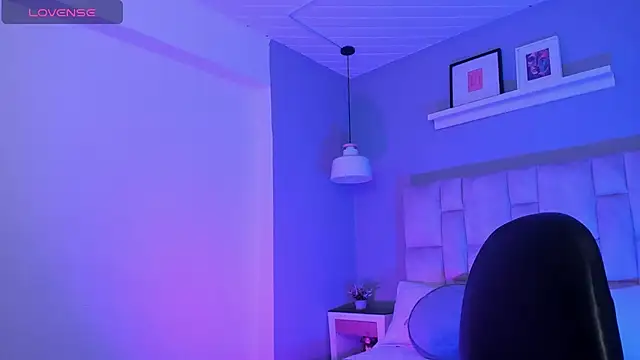 Lucy Williiams online show from February 7, 7:51 pm