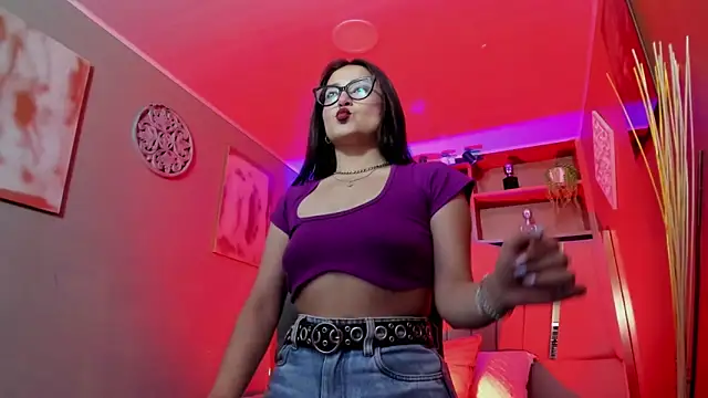 Lucy Williiams online show from November 29, 11:14 am