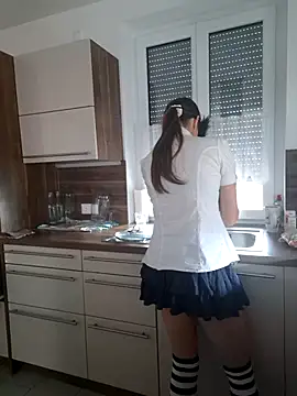 SexyLayla1 online show from February 11, 7:10 am