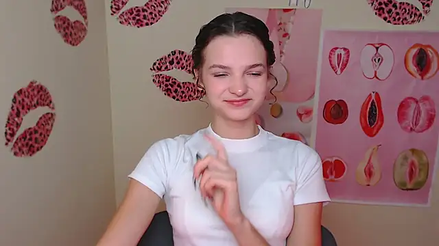  SusieSu  online show from September 20, 12:25 pm