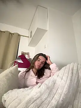 maisiesmithx online show from October 9, 11:20 pm