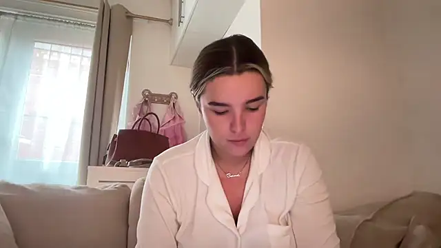 maisiesmithx online show from October 29, 3:25 pm