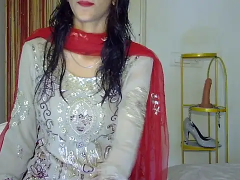 MAAYRA 09 online show from October 16, 10:07 am