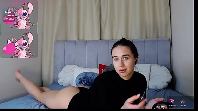 Erikka   online show from October 31, 1:59 pm