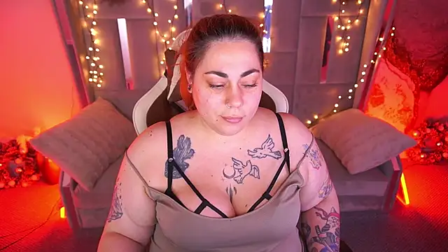 Kittywakee online show from March 8, 3:10 am