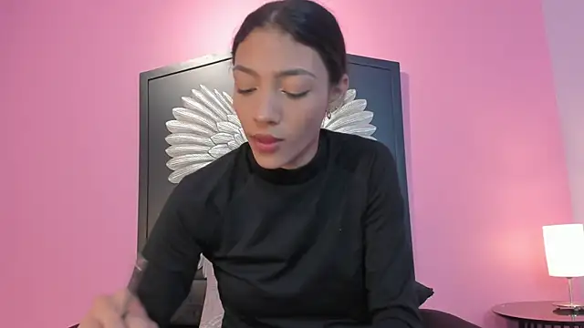 lupeebony online show from January 9, 8:02 pm