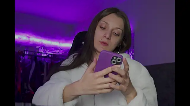 Kathleen Meow online show from September 26, 8:50 pm