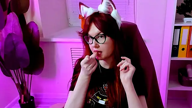 CarolGiggly online show from November 30, 2:27 am