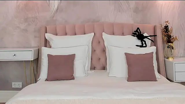 milaleoneli online show from October 21, 3:16 pm