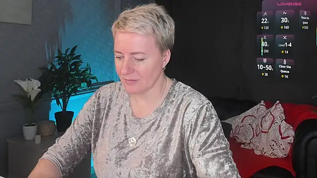 Nika Smit online show from April 3, 9:29 am