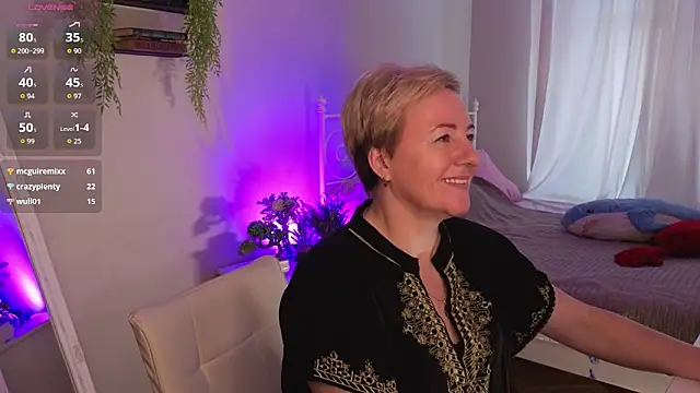 Nika Smit online show from October 5, 9:25 am