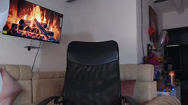 mistressbigcock777 online show from September 27, 1:29 pm