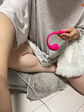 mochi mo chi  online show from October 29, 3:47 pm