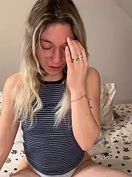 carlaaa online show from March 11, 10:01 pm