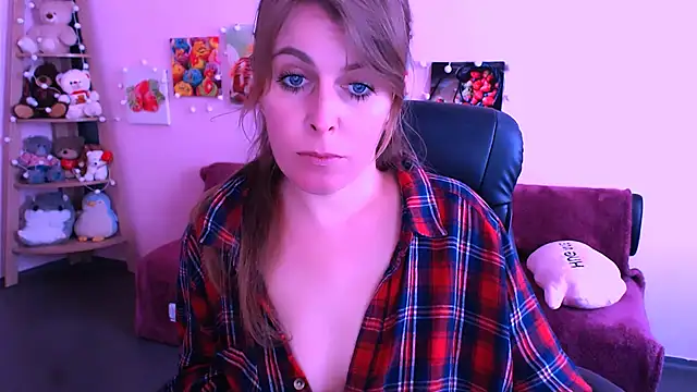Hot Milady online show from April 28, 7:45 am