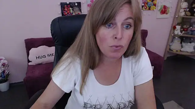 Hot Milady online show from July 1, 7:30 am