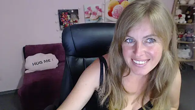 Hot Milady online show from July 9, 7:55 am