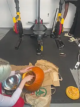 MacTroy online show from October 16, 4:42 pm