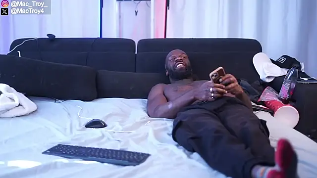 MacTroy online show from September 12, 10:45 am