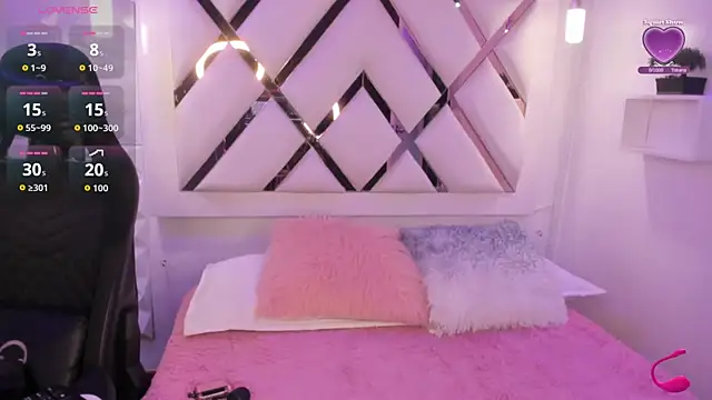 hanniiee  online show from October 4, 12:38 am