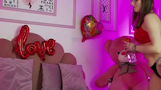 Abby  White online show from February 13, 6:09 pm