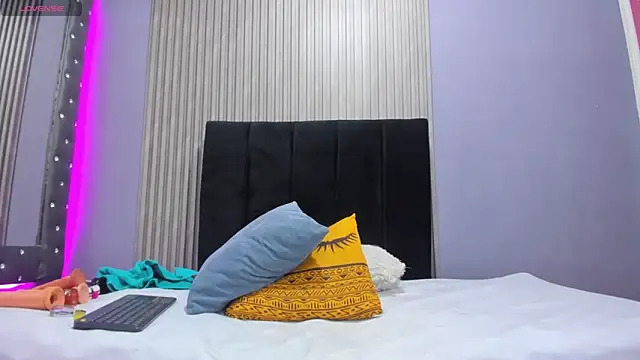 Cindy milf online show from April 1, 4:35 am