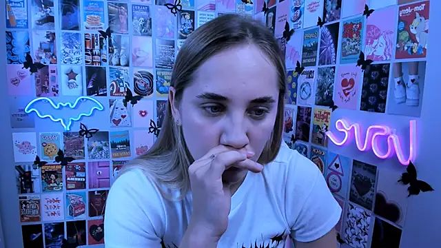 MiaMilas online show from September 10, 7:47 pm