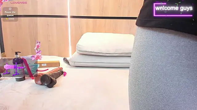 adela chase online show from October 24, 3:02 am