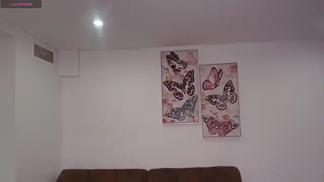 dolcebella online show from April 12, 4:15 am