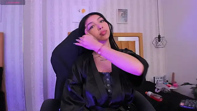 pettit courtny online show from October 10, 9:09 pm