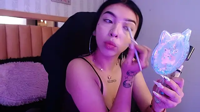 pettit courtny online show from October 30, 8:10 pm