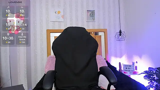 pettit courtny online show from September 22, 8:40 pm