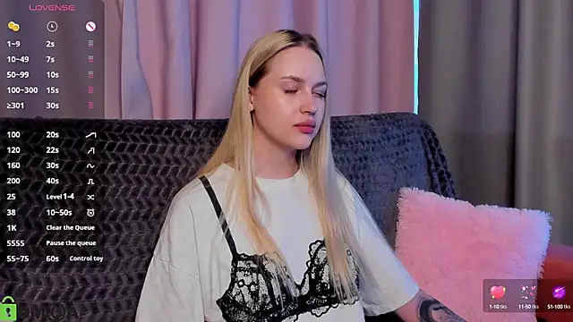 Carol  Cox online show from September 11, 1:06 am