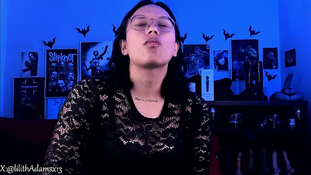 lilith-deveraux online show from April 8, 2:57 am