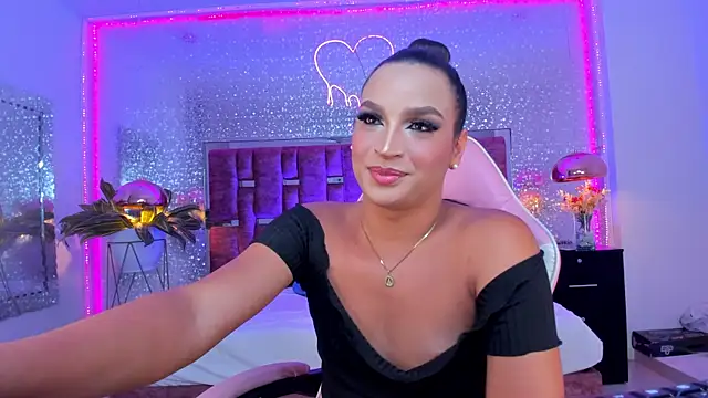 KylieVictoria online show from October 10, 5:23 am