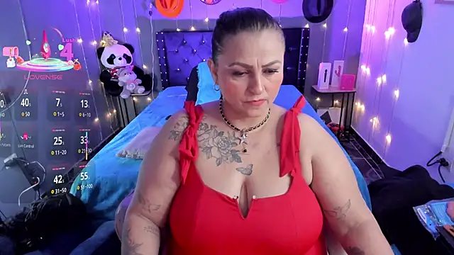 Ivonnee   online show from December 4, 4:04 am