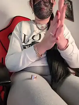 Lina lolo online show from December 16, 6:25 pm