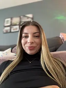 Mia Ethan online show from April 23, 11:06 am