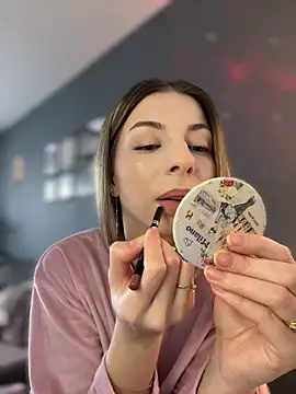 Mia Ethan online show from April 3, 10:02 am