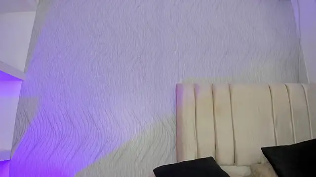 kayna gomez online show from November 11, 7:33 pm