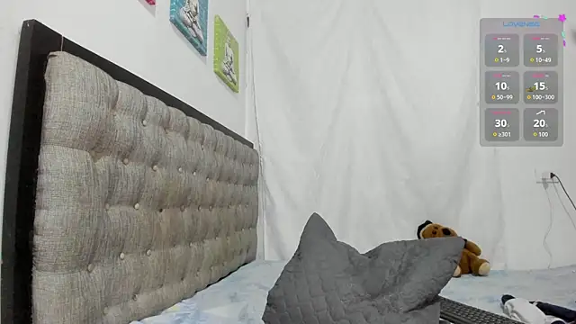 emi henao online show from October 3, 1:27 pm