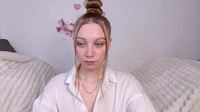 bellaa love  online show from March 13, 12:34 am