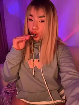 Im Valen Cute online show from October 17, 2:37 am