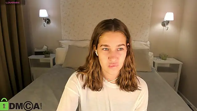 Jennifer Wadee online show from April 20, 11:52 pm