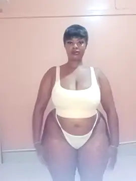Luciouslips00 online show from May 28, 6:28 pm