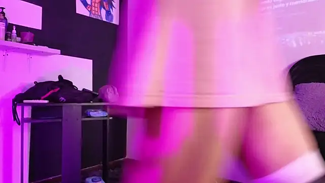 haileycat online show from October 28, 4:18 am