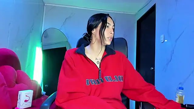 ChloeeTompson  online show from October 9, 3:21 am