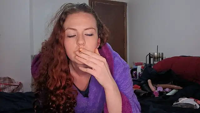 ENGLISHEMILY 69 online show from February 18, 9:03 pm