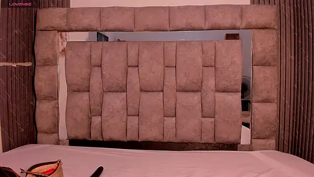 zulyjones online show from October 15, 6:54 pm