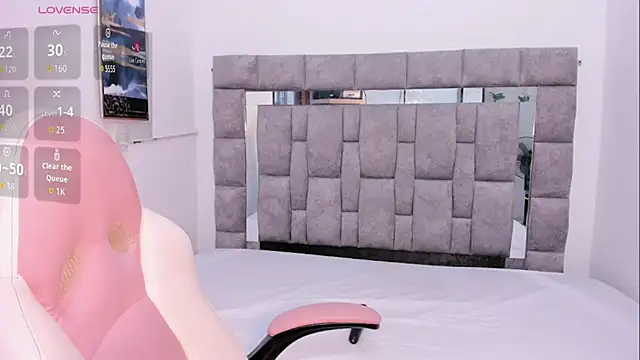 zulyjones online show from September 20, 12:25 pm